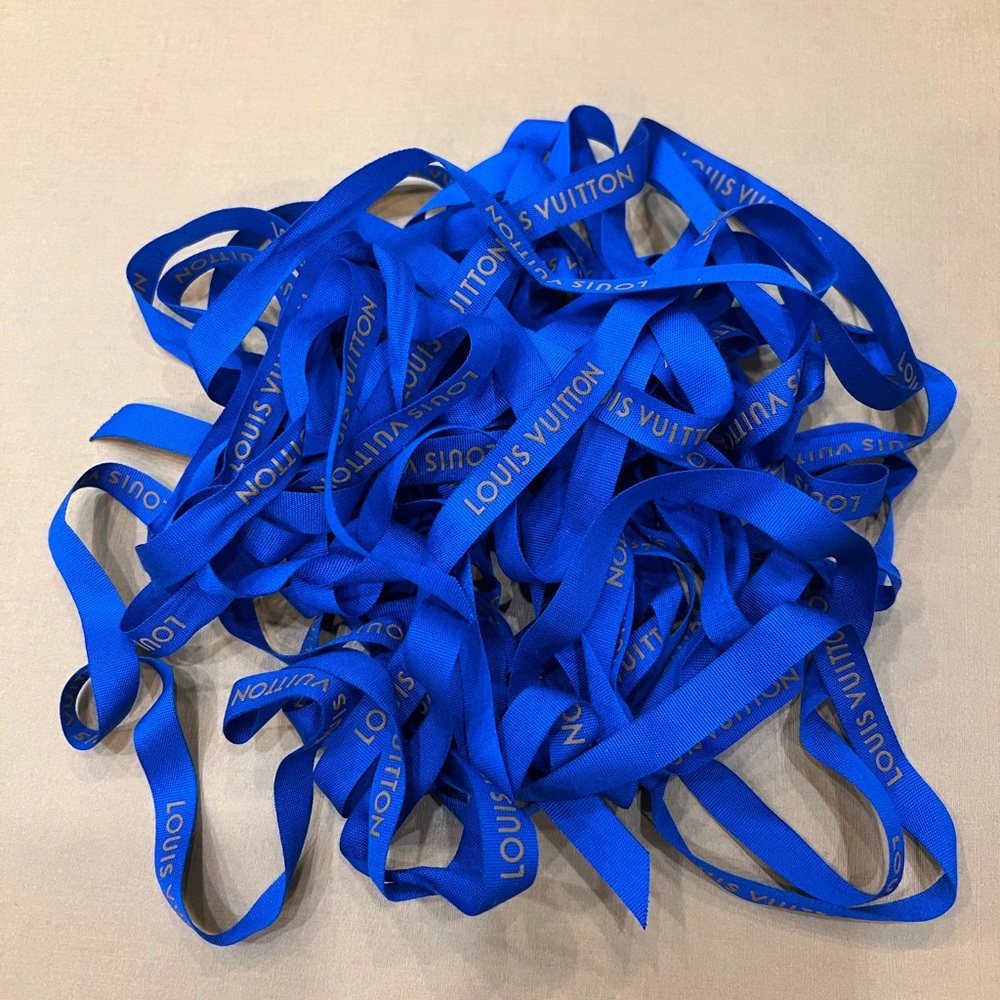 Louis Vuitton Ribbons - Picture 2 of 2